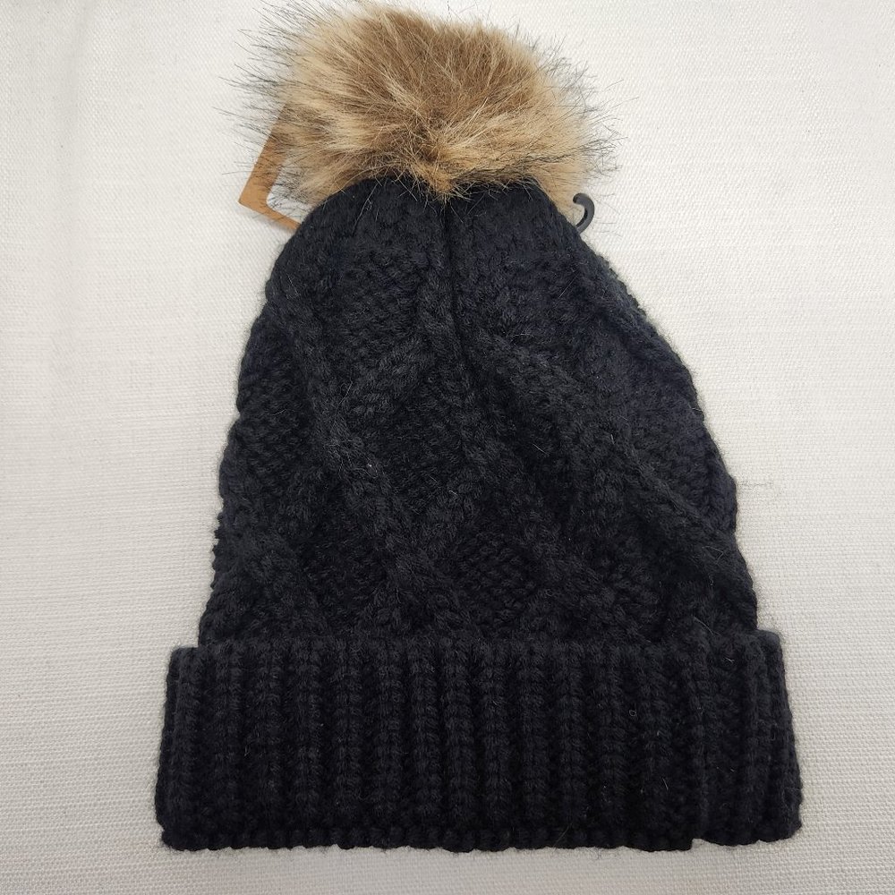 NWT Fuego Womens OS Black Cable Pom Pom Beanie Cap Hat